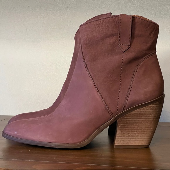 Lucky Loxona Western Ankle Boot - Picture 3 of 11